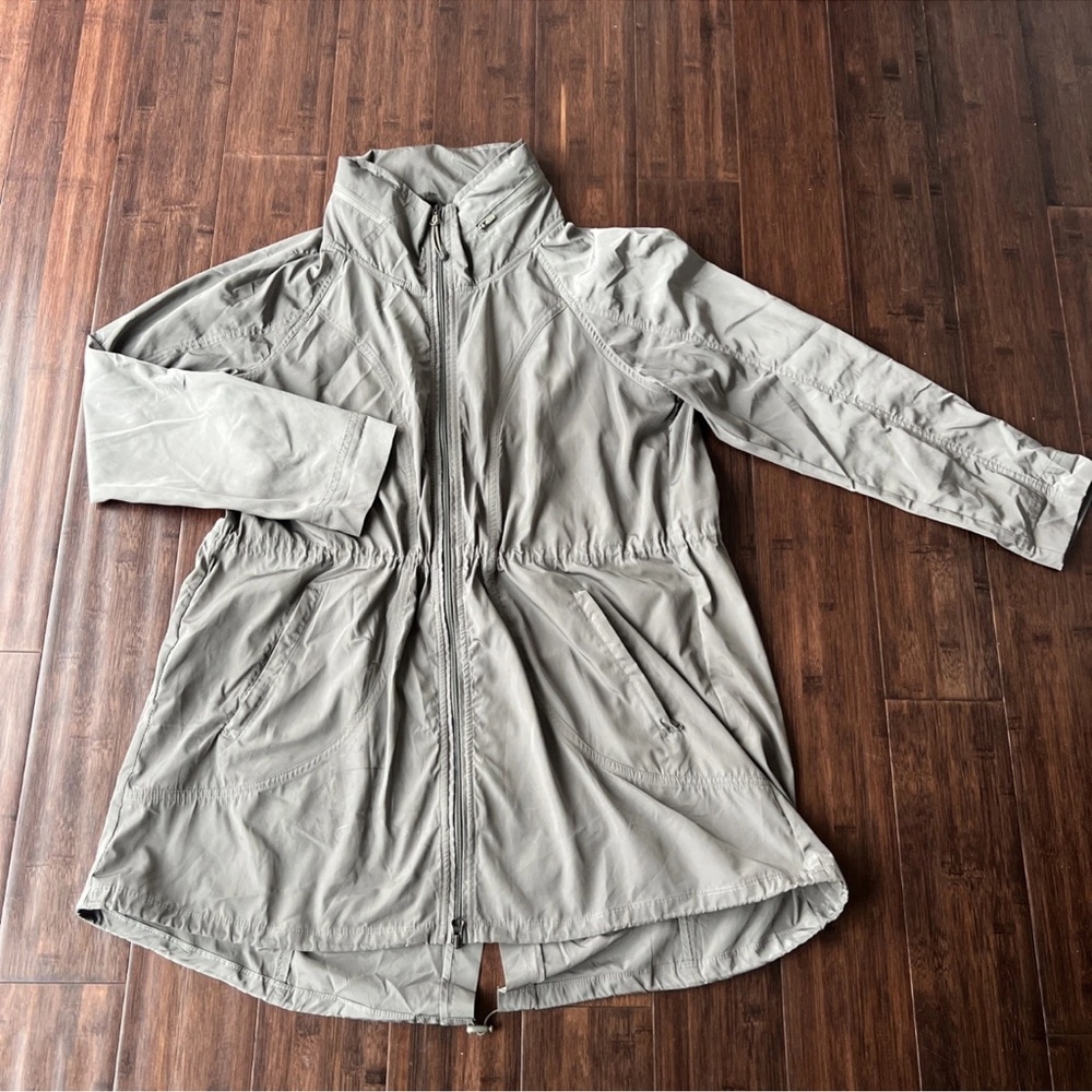 Athleta ‘Drippity’ Lightweight Anorak Jacket Large Parka Zip Hood Packable